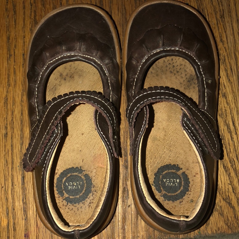 Livie Luca Mocha Size 10